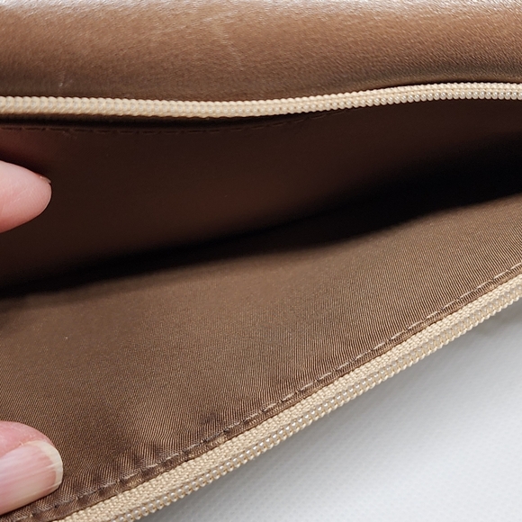 Preowned Coach brown/tan wallet - Picture 5 of 12